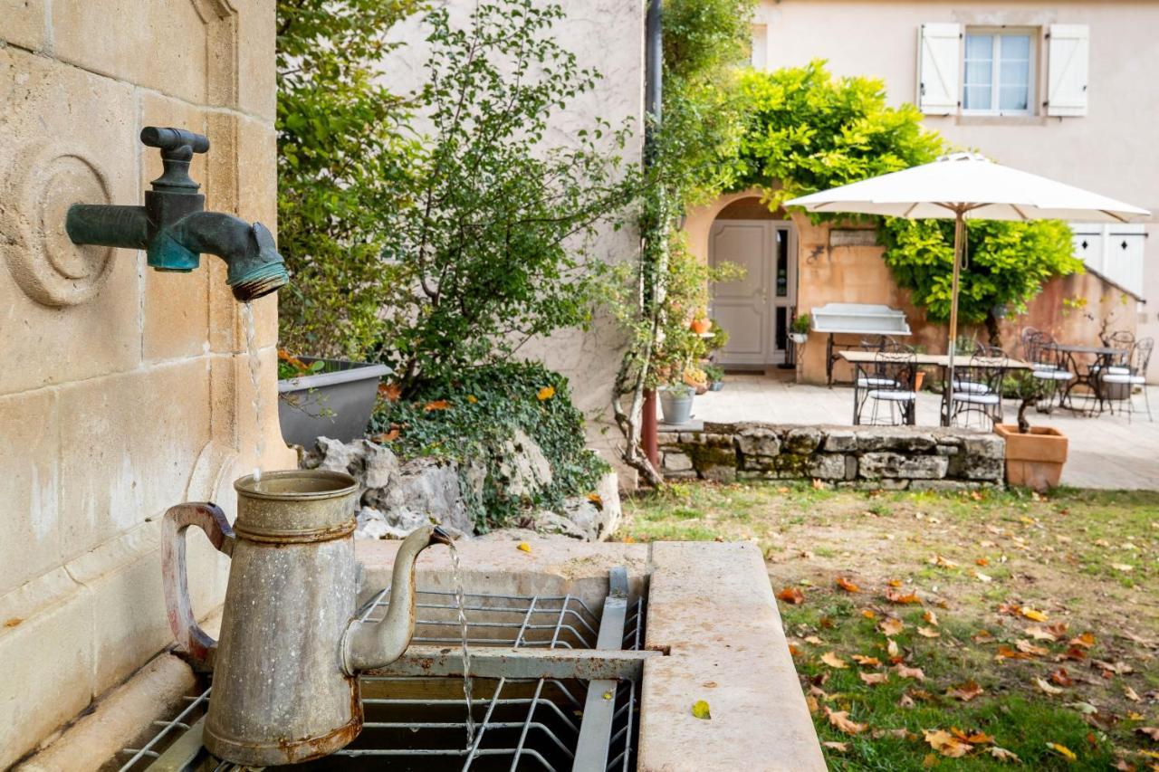 Domaine De La Combotte Bed & Breakfast Nantoux Bagian luar foto