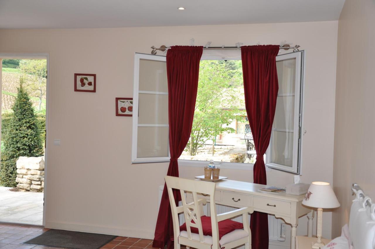 Domaine De La Combotte Bed & Breakfast Nantoux Bagian luar foto